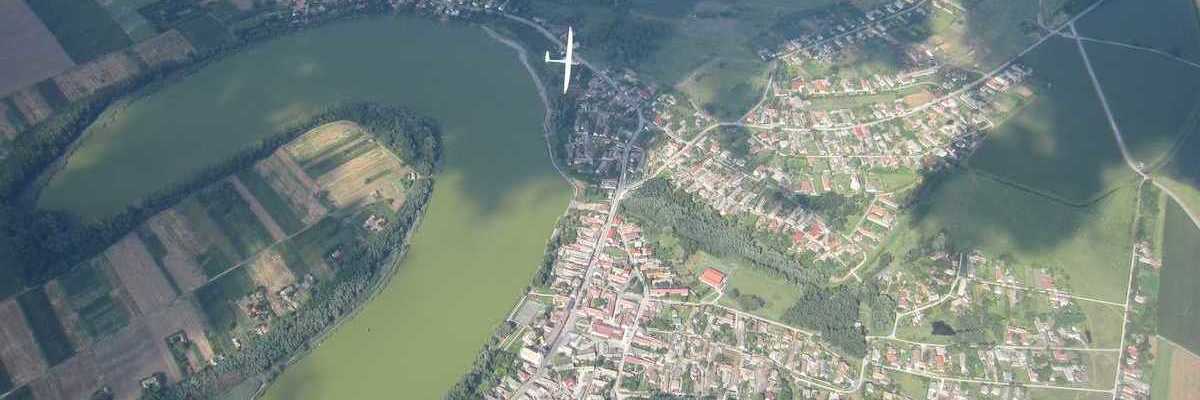 Flugwegposition um 13:13:26: Aufgenommen in der Nähe von Paksi, Ungarn in 1416 Meter